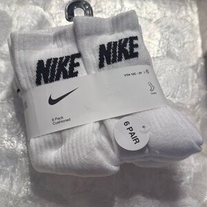 NEW TODDLER SIZE 10C - 3Y CREW WHITE NIKE SOCKS